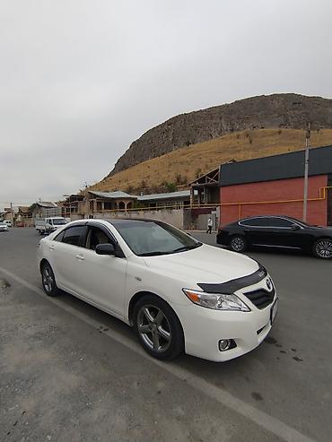 solaris accent: Toyota Camry: 2011 г., 2.4 л, Автомат, Седан — 2