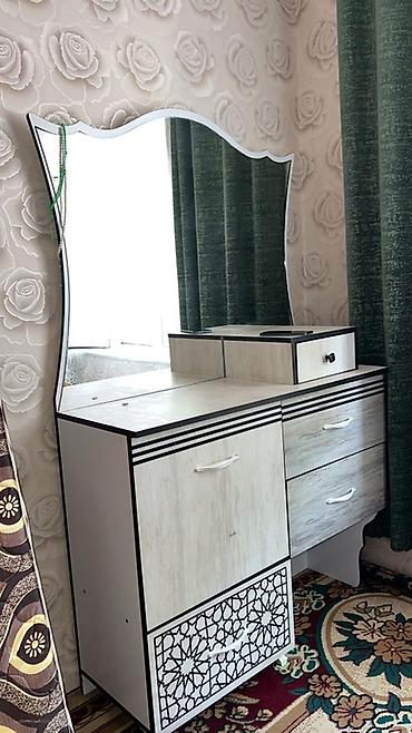 fire maple: Спальный гарнитур: кровать и туалетный столик с зеркалом. Кровать: - — 3