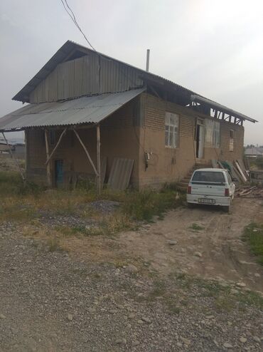 дом село садовое: Одноэтажный дом из самана/кирпича с мансардным уровнем и навесом