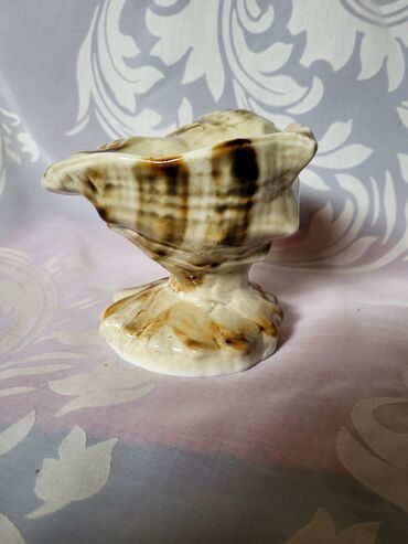 Ostalo posuđe: Pepeljara skoljka,rucni rad kineski porcelan 70,80te. Pepeljara — 11
