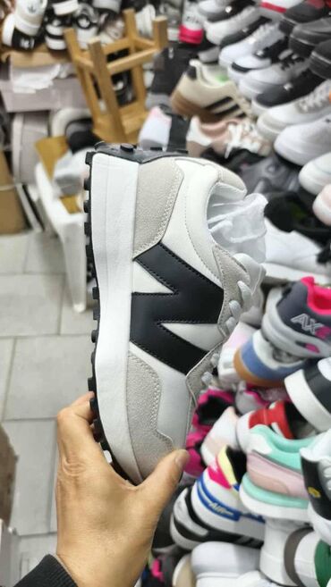 Women's Sneakers and athletic shoes: New balance 327 patike NOVO Novo Brojevi 36 do 46, zavisi od modela — 2