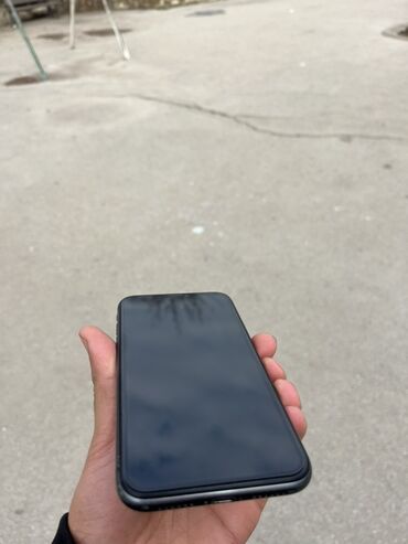 Apple iPhone: IPhone 11, Qara, Face ID — 3