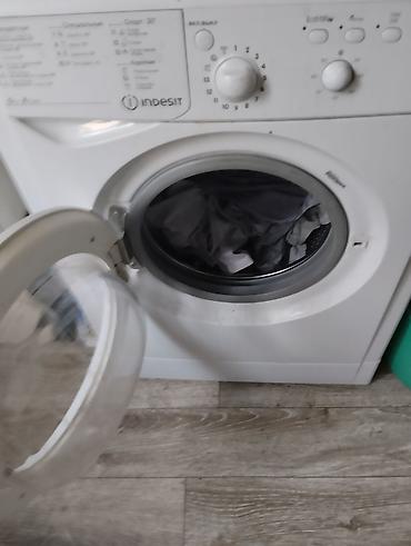 Стиральная машина Indesit, фронтальная загрузка. Основные
