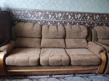 бу мебели: Продаю комплект мягкой мебели, диван 3х местный (не раскладной) и 2