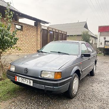 Volkswagen Passat: 1988 г., Механика, Бензин, Седан