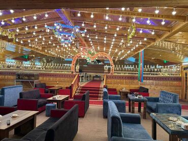 Digər kommersiya daşınmaz əmlakı: Xətai r, 1500 kv, 3 mərtəbəli restoran icarəyə verilir. İçki verilmir — 18