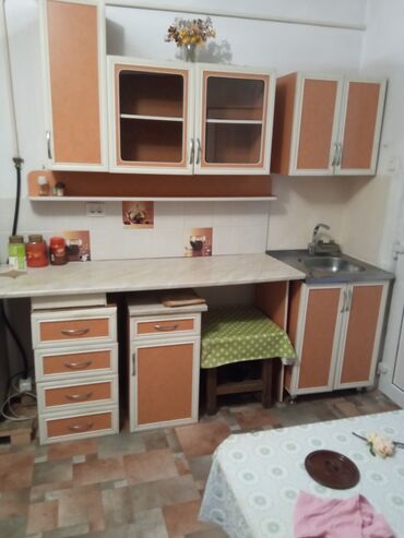 столешница кухня: Кухонный гарнитур с мойкой и рабочей столешницей. Состав и функции: -