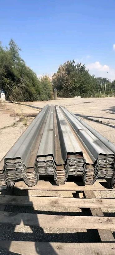 zabor: Hasar üçün stenkası 80mm qalın profnastillerdi uzunlugu 6 metrə bir — 1