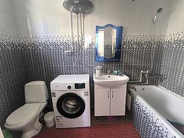 Продажа коттеджей и домов: Балыкчы шаарында чоң үй сатылат! Балыкчы ш., Толстой мектебинин — 5