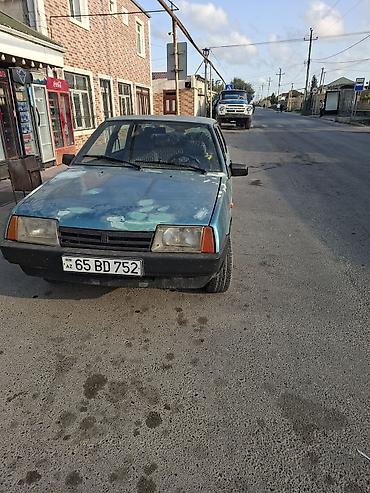 uaz qaz 69 satilir: Model: Lada Samara (VAZ-2109), 5 qapılı hetçbek Rəng: göy/yaşıl tonlu — 1