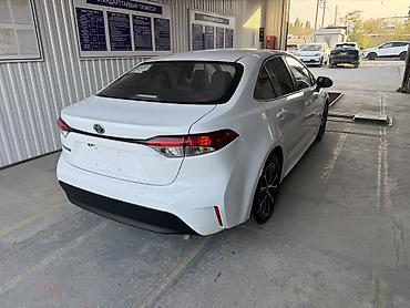 королев: Toyota Corolla: 2023 г., Гибрид, Седан — 3