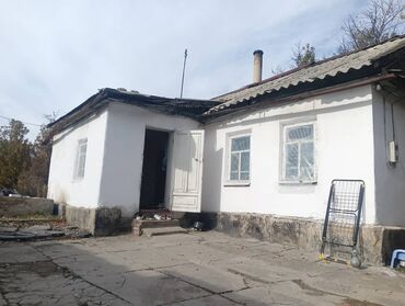 жер уй сатып алуу: Үй, 3 кв. м, 2 бөлмө, Менчик ээси, Эски ремонт