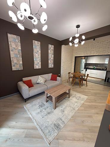berde: Ağ Şəhərdə studio tipli 2 otaqlı mənzil kirayə verilir. - Ümumi sahə — 3