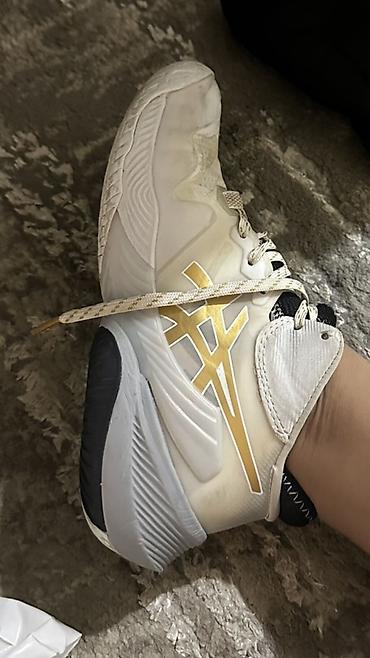 Продам оригинальные кроссовки ASICS для волейбола. • Размер: 38 •