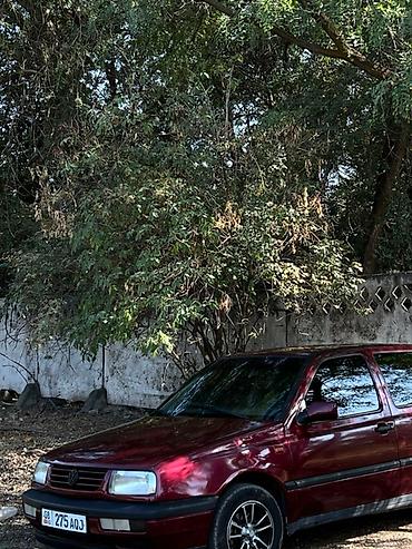 фольксваген кросс: Volkswagen Vento: 1993 г., Седан — 4