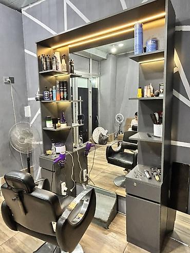 Salon, tibbi mebel dəsti: Peşəkar bərbər/ mebeli və bərbər kireslosu satılır.reyal alcı varsa — 2