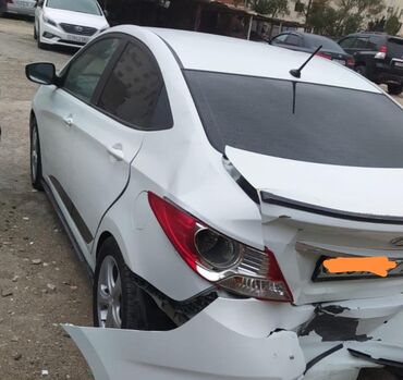 Hyundai: Hyundai Accent: 1.6 l | 2010 il Sedan — 4