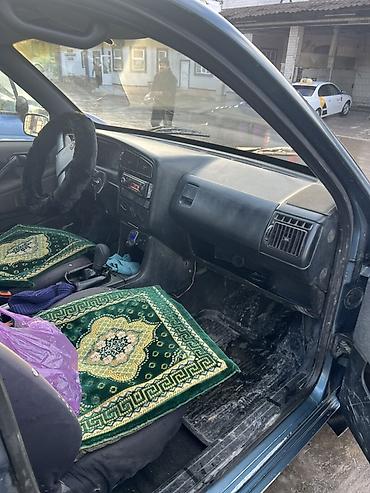 Volkswagen: Volkswagen Passat: 1988 г., Седан — 4