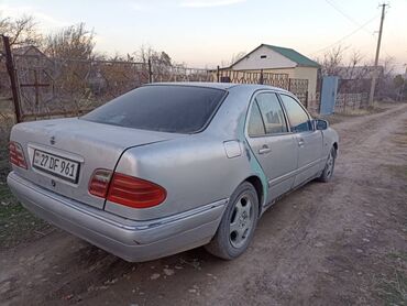 Mercedes-Benz: Mercedes-Benz : 1998 г., 2.3 л, Автомат, Бензин, Седан