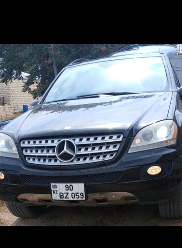 Rover: Mercedes-Benz ML (W164) SUV - Kuzov: qara rəng, 5 qapı, relslər və