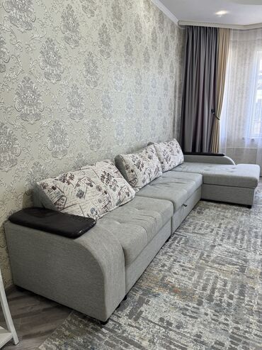 мягкий диван угловой: Угловой диван, цвет - Серый, Б/у