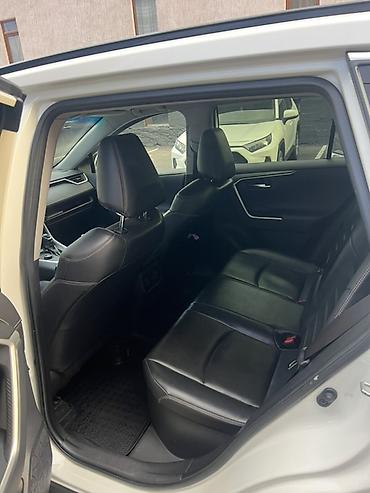 Toyota: Toyota RAV4: 2019 г., Гибрид, Кроссовер — 10