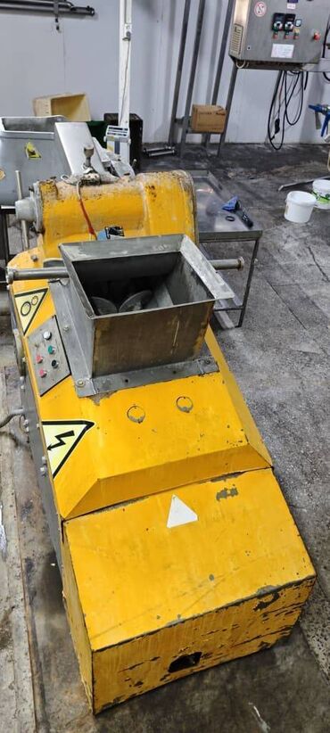 Производство молочных продуктов: Продается несколько позиций упаковщиков для молочного цеха. 1) — 4