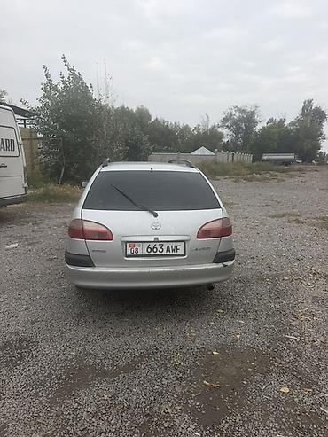 Toyota: Toyota Avensis: 2001 г., 2 л, Кол менен иштөөчү, Бензин, Универсал — 2