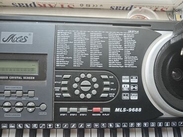 Sintezatorlar: Ayaqlarka birgə 280 azn. Tək özü 250azn -da lalafo.az — 7 Sintezatorlar: Ayaqlarka birgə 280 azn. Tək özü 250azn — 7