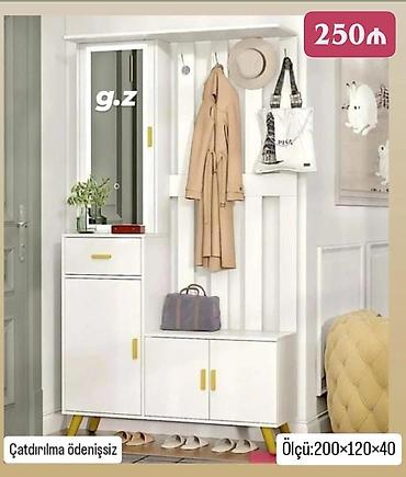 divarda kitab refi: Dəhliz üçün funksional şkaf-komplekt - Rəng: ağ, sarı detallarla - — 1