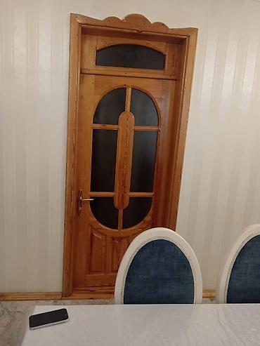 Taxta otaq qapısı - Material: təbii ağac (şlak lak örtüklü), taxta