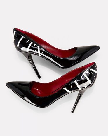 туфли лакированные: Туфли Valentino, 38.5, цвет - Черный