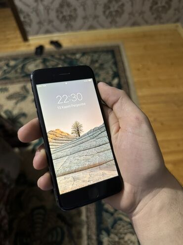 Apple iPhone: IPhone 7, Qara, Barmaq izi — 8