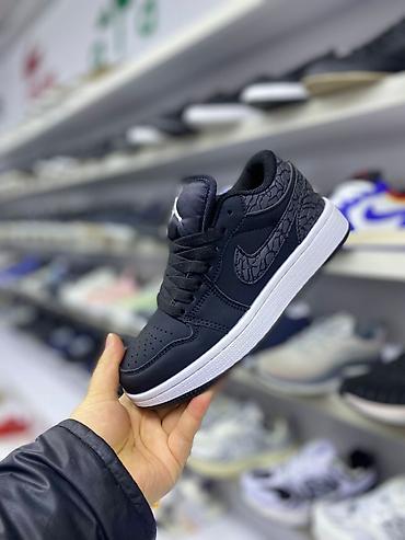 Детская обувь: Кроссовки и кеды — широкий выбор моделей на полках магазина. - — 3