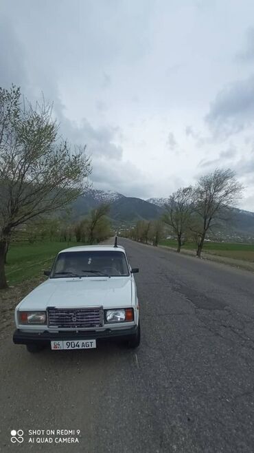 грузовой автомобиль: ВАЗ (ЛАДА) 2107: 1997 г., Механика, Седан