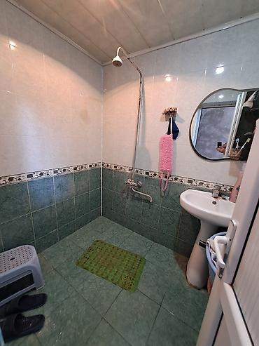 ev satilir tecili: Xetai rayonu, Nzs qesebesinde, Xəzər Tv nin arxasinda yerlesen, Ag — 8