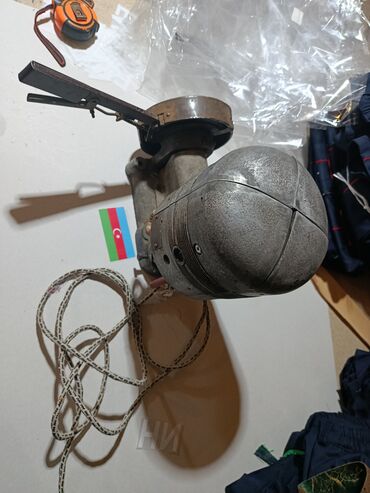 Digər istehsal avadanlığı: Sənaye tipli köhnə model şnur bükmə/uc bağlama maşını Təsvir: - — 2