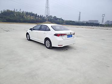 golf 1: Toyota Corolla: 2021 г., 1.8 л, Гибрид, Седан — 5