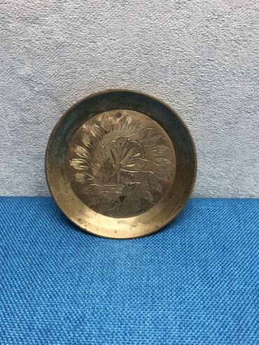 Sikkələr: Antik Latun Nelbeki ve murebbe qabi qiymet 1 eded ucun . 3 eded var — 14