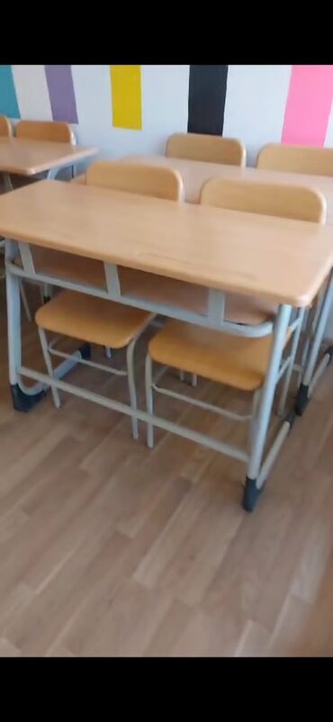 işlənmiş ofis stolu: Parta dəstləri yaxşı vəziyyətdə
