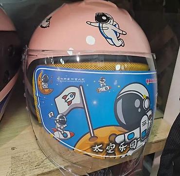 Ostali aksesoari za decu: Decije moto kacige kao prave. Predivna kaciga sa astronaut motivima — 1