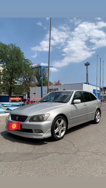 срочно продаю машину бишкек: Toyota Altezza: 2004 г., 2 л, Автомат, Бензин, Универсал