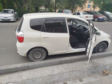 машина 500000: Honda Fit: 2002 г., 1.3 л, Автомат, Бензин