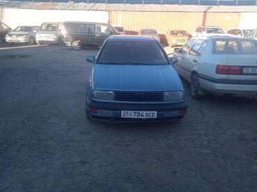 Volkswagen: Volkswagen Vento: 1992 г., 1.8 л, Механика, Бензин, Седан