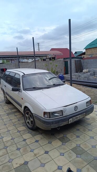 Volkswagen: Volkswagen Passat: 1992 г., 1.8 л, Механика, Бензин, Универсал