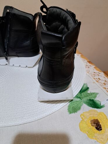 Gležnjače: Gležnjače, 38.5 — 10