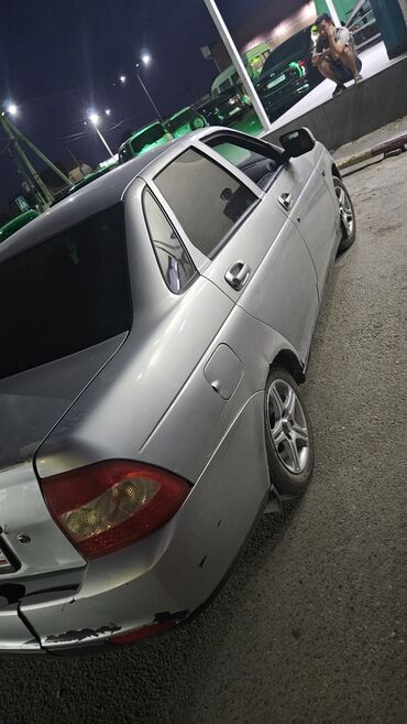 ваз лада машина: Автомобиль LADA Priora серого цвета с кузовом седан. Оснащен
