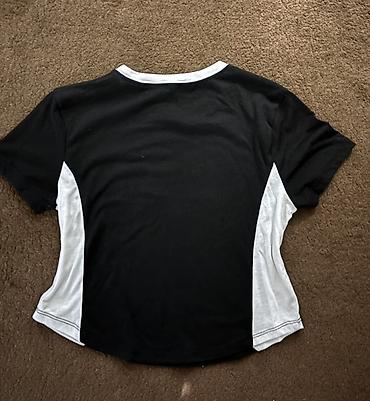 mayka turkce: Qara-ağ rəngli qadın T‑shirt - Brend/etiket: db IN MOTION (etiketdə — 2