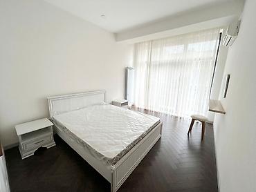 Daşınmaz əmlak: Gənclikdə premium ərazidə 3 otaqlı mənzil kirayə verilir. Mənzil — 2