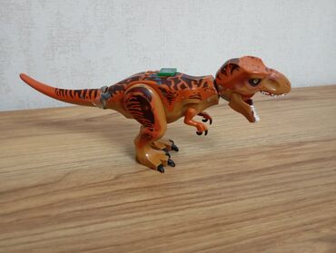 Игрушки: Лего динозавр 
600 сом